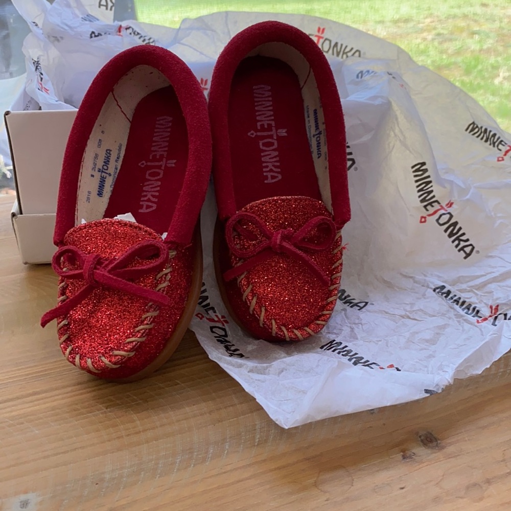 Minnetonka Glitter moccasin 8T